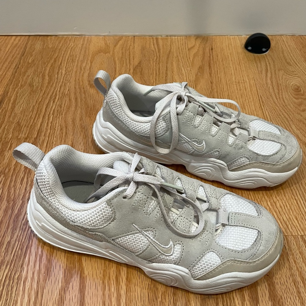 Nike tech hera “light orewood brown”
